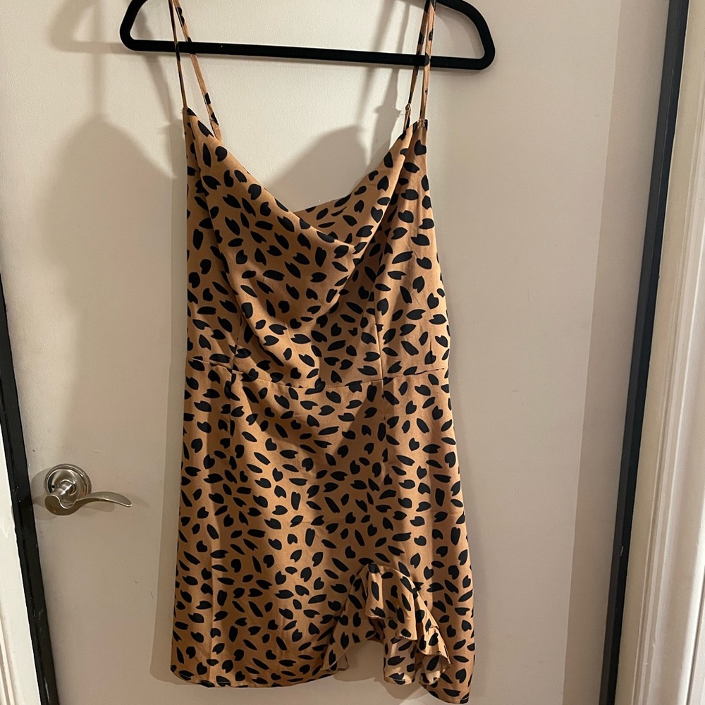 MISSGUIDED IRREGULAR PRINT MINI DRESS